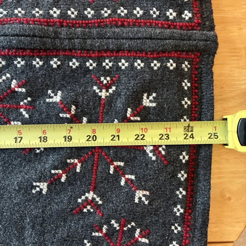 Field Gear  100% Lambs Wool Snowflake Sweater Size Large Women's
